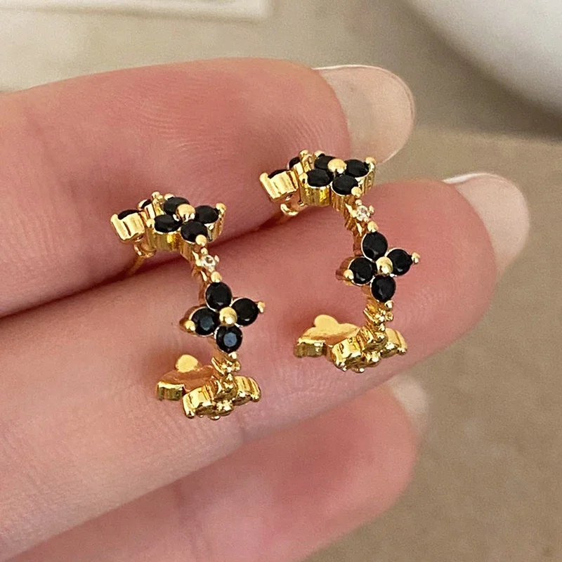 Real 925 Sterling Silver 18K Gold Zircon Flower Letter C Stud Earrings for Women Cute Fine Jewelry Minimalist Accessories
Real 925 Sterling Silver 18K Gold Zircon Flower Letter C Stud Earrings for Women Cute Fine Jewelry Minimalist Accessories