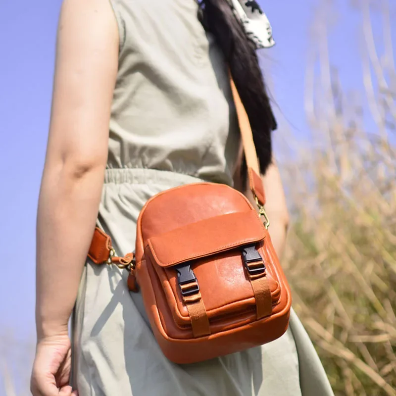 AETOO New leather women's skew bag fashion Baotou layer cowhide Korean version all-in-one shoulder bag large capacity casual wom
AETOO New leather women's skew bag fashion Baotou layer cowhide Korean version all-in-one shoulder bag large capacity casual wom