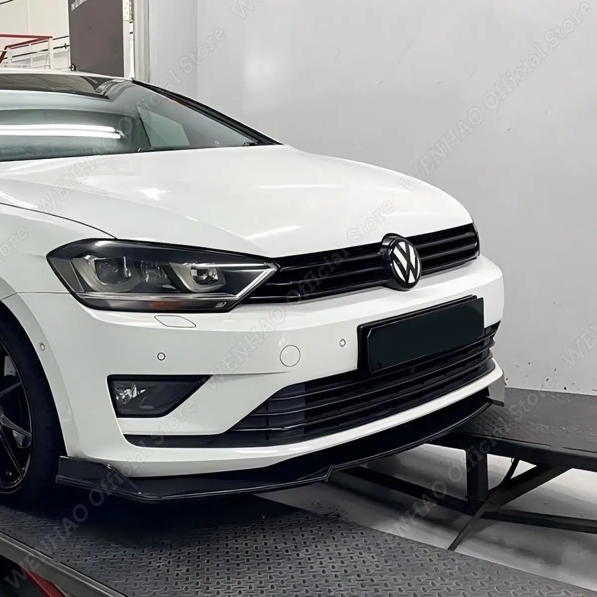 Front Bumper Lip Splitter for VW Golf MK7 MK7.5 TSI TDI Standard Sportsvan 2014-2020 Spoiler Diffuser Aero Tuning Body Kit Parts
Front Bumper Lip Splitter for VW Golf MK7 MK7.5 TSI TDI Standard Sportsvan 2014-2020 Spoiler Diffuser Aero Tuning Body Kit Parts