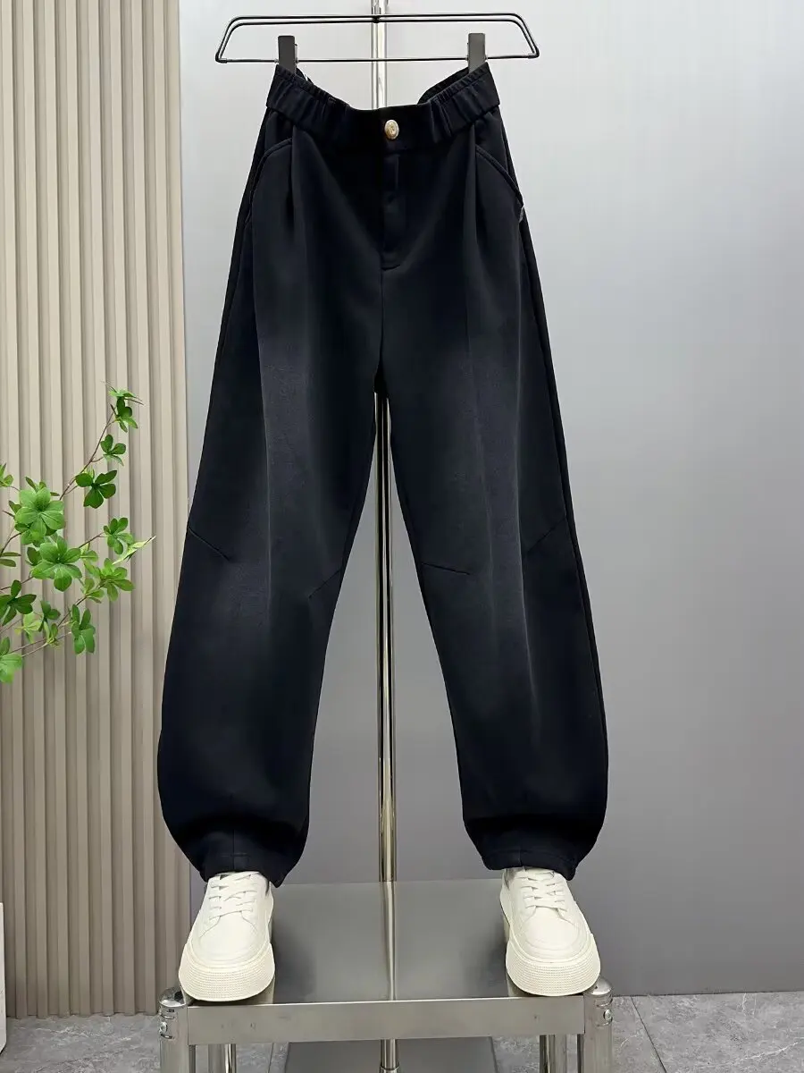 Осенний стиль, американские уличные повседневные брюки в стиле ретро для мужчин, модные свободные прямые широкие брюки, брюки с изогнутыми ножками
Осенний стиль, американские уличные повседневные брюки в стиле ретро для мужчин, модные свободные прямые широкие брюки, брюки с изогнутыми ножками