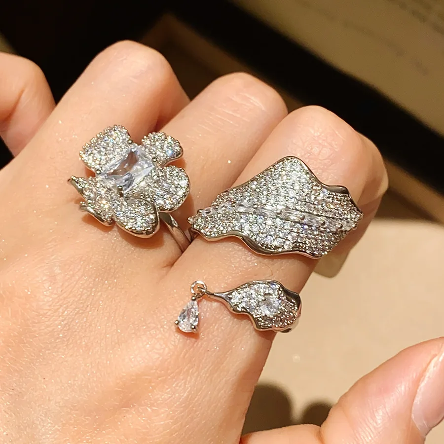 Stylish Leaf Design Finger Ring Inlaid Cubic Zirconia Adjustable Open Ring Luxury Women Jewelry Present
Stylish Leaf Design Finger Ring Inlaid Cubic Zirconia Adjustable Open Ring Luxury Women Jewelry Present