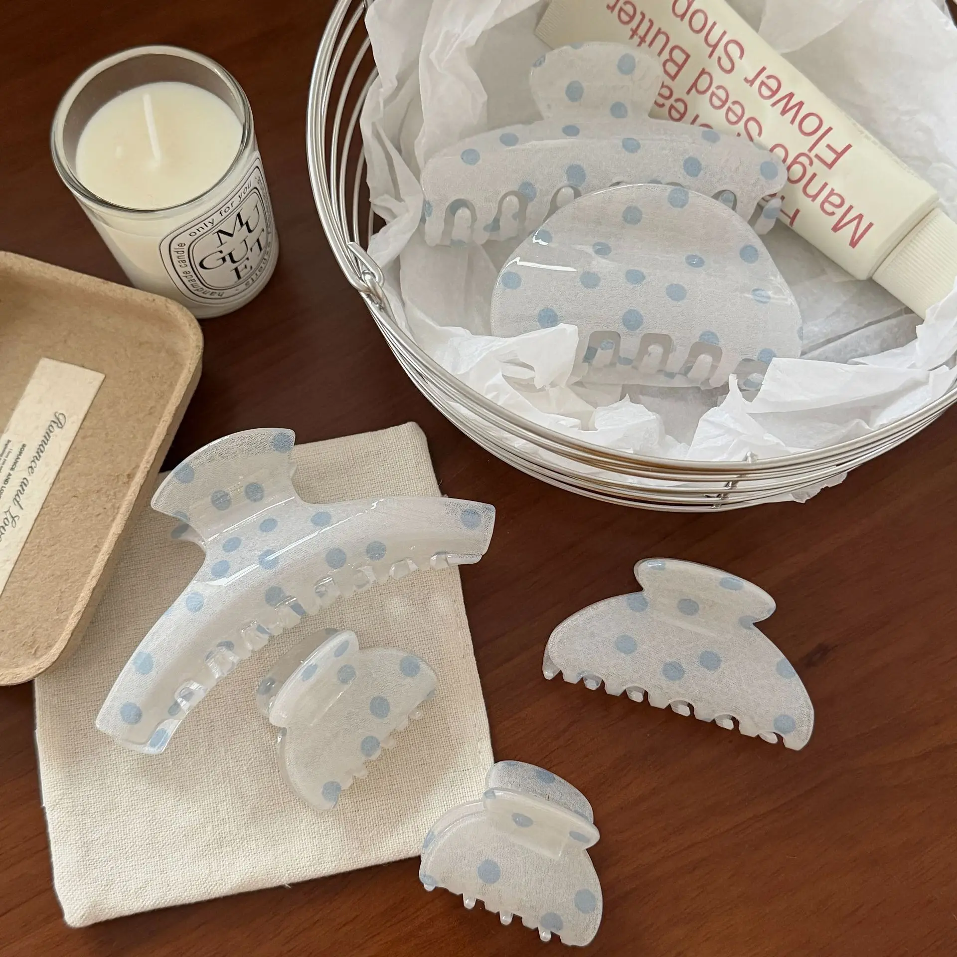 Transparent Blue Polka Dot Hair Claw Clip Korean Soft Style Shark Clip for Women Versatile Daily High Quality
Transparent Blue Polka Dot Hair Claw Clip Korean Soft Style Shark Clip for Women Versatile Daily High Quality