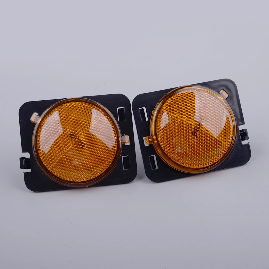 55078145AA 116-01202L 55078144AA 1 Pair Yellow Lens Side Marker Light Fender Lamp With Bulb 12V Fit for Jeep Wrangler 2007-2018
55078145AA 116-01202L 55078144AA 1 Pair Yellow Lens Side Marker Light Fender Lamp With Bulb 12V Fit for Jeep Wrangler 2007-2018