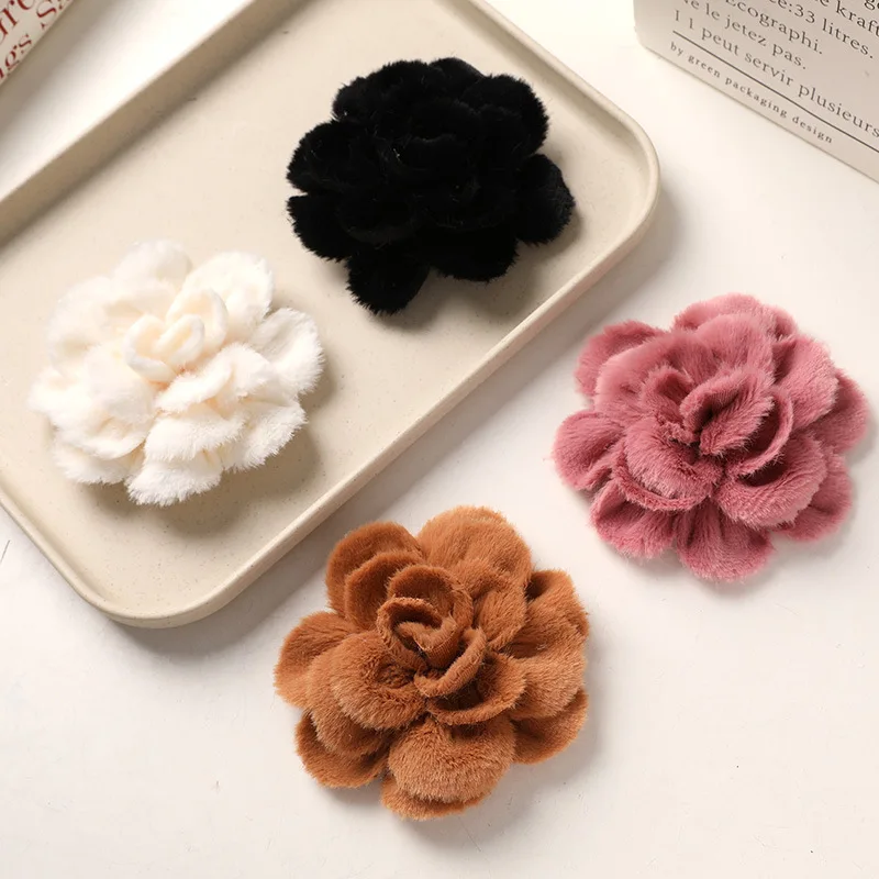 Gentle and Languid Temperament Plush Velvet Camellia Brooch Women Suitable for Banquets Parties Gifts Pins Clothing Corsage
Gentle and Languid Temperament Plush Velvet Camellia Brooch Women Suitable for Banquets Parties Gifts Pins Clothing Corsage