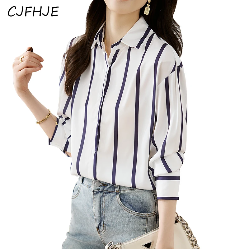 CJFHJE Satin Blue Striped Shirt Female Spring Autumn New Fashion Chiffon Blouse Office Commute Elegant Blouse Casual Women Top
CJFHJE Satin Blue Striped Shirt Female Spring Autumn New Fashion Chiffon Blouse Office Commute Elegant Blouse Casual Women Top