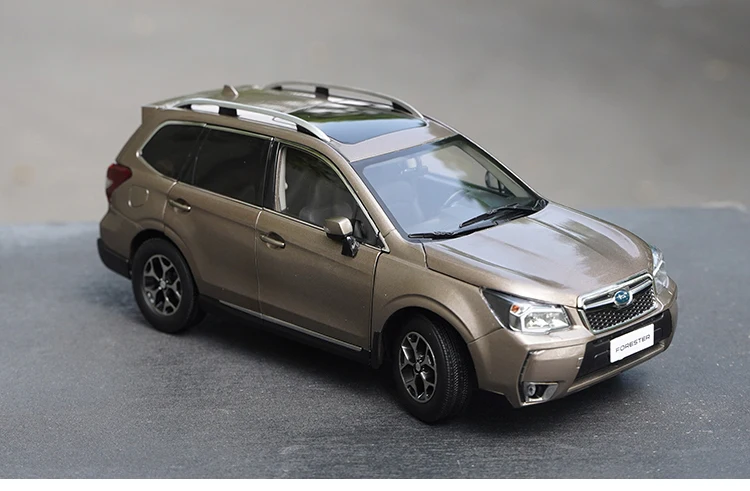 1:18 Original Subaru Forester Man, Simulation Alloy Car Model Ornament
1:18 Original Subaru Forester Man, Simulation Alloy Car Model Ornament