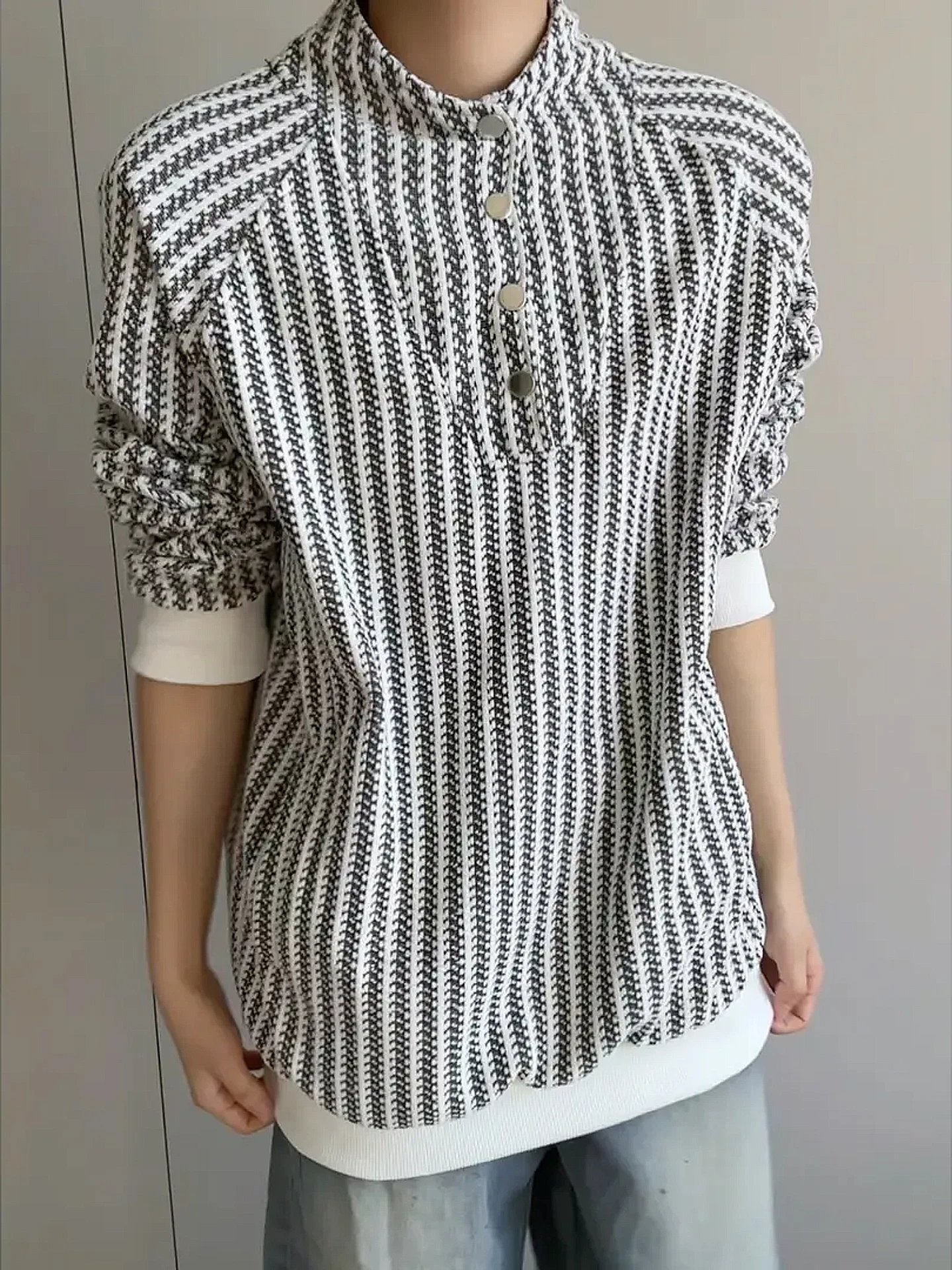 Американский стиль: худи с длинными рукавами и воротником, унисекс, осенне-зимнее пальто на пуговицах с длинными рукавами и узором «Улитка»
Американский стиль: худи с длинными рукавами и воротником, унисекс, осенне-зимнее пальто на пуговицах с длинными рукавами и узором «Улитка»