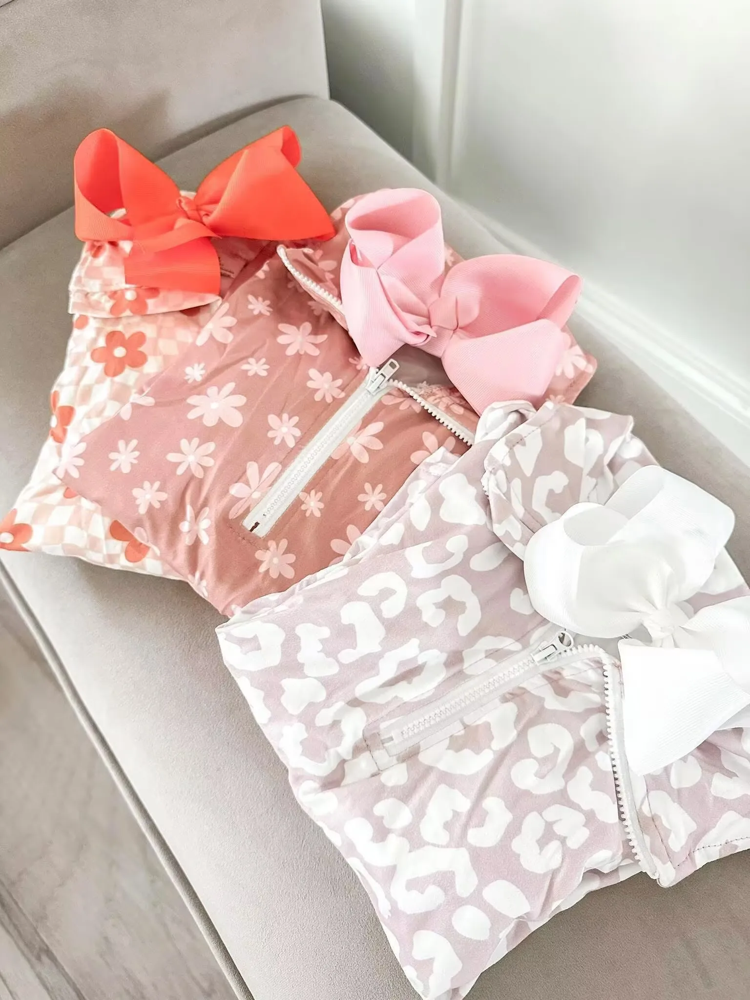 z1011-04 GT0362 Wholesale baby girl clothes Matching printed zipper long-sleeved top Toddler Summer Boutique kids clothes girl
z1011-04 GT0362 Wholesale baby girl clothes Matching printed zipper long-sleeved top Toddler Summer Boutique kids clothes girl