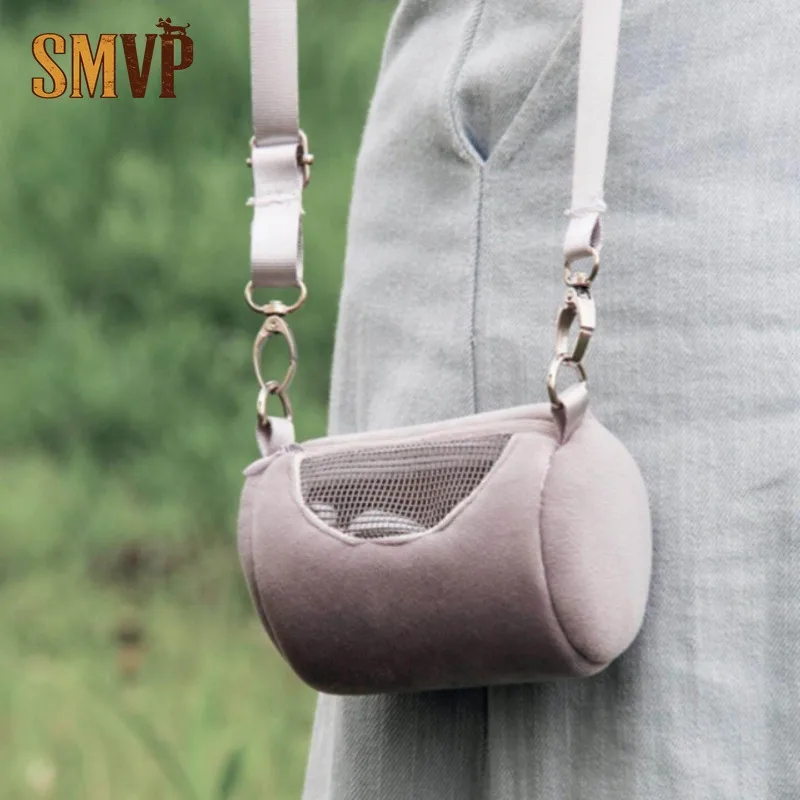Soft Velvet Breathable Small Pet Take Out Bag Can Cross The Hamster Out Bag Safe and Prevent Loss of Portable Travel Bag
Soft Velvet Breathable Small Pet Take Out Bag Can Cross The Hamster Out Bag Safe and Prevent Loss of Portable Travel Bag