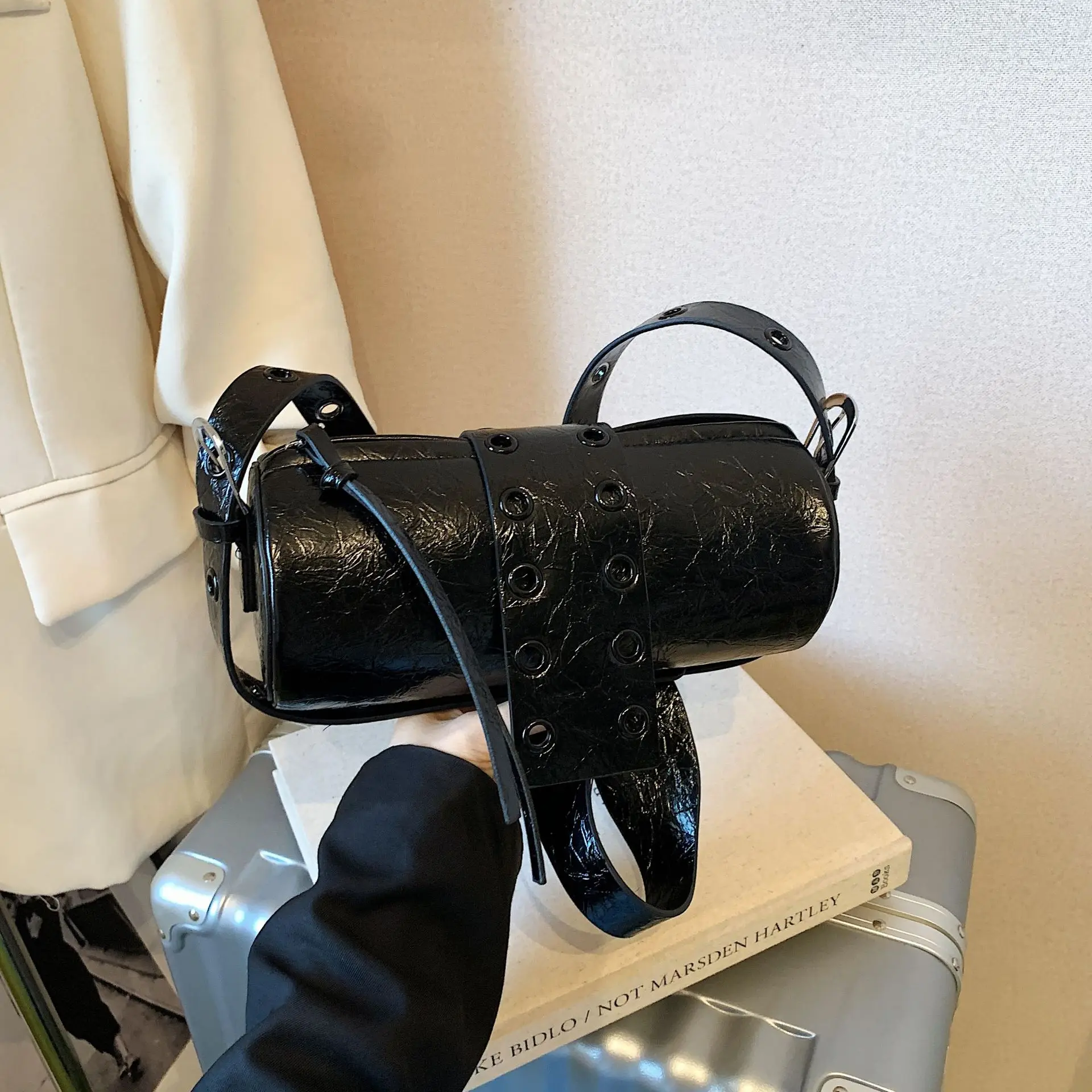 2025 New Vintage Underarm Crossbody Bag for Women, Genuine Leather Multi-way Shoulder Purse, Retro Chic Large Capacity Tote
2025 New Vintage Underarm Crossbody Bag for Women, Genuine Leather Multi-way Shoulder Purse, Retro Chic Large Capacity Tote