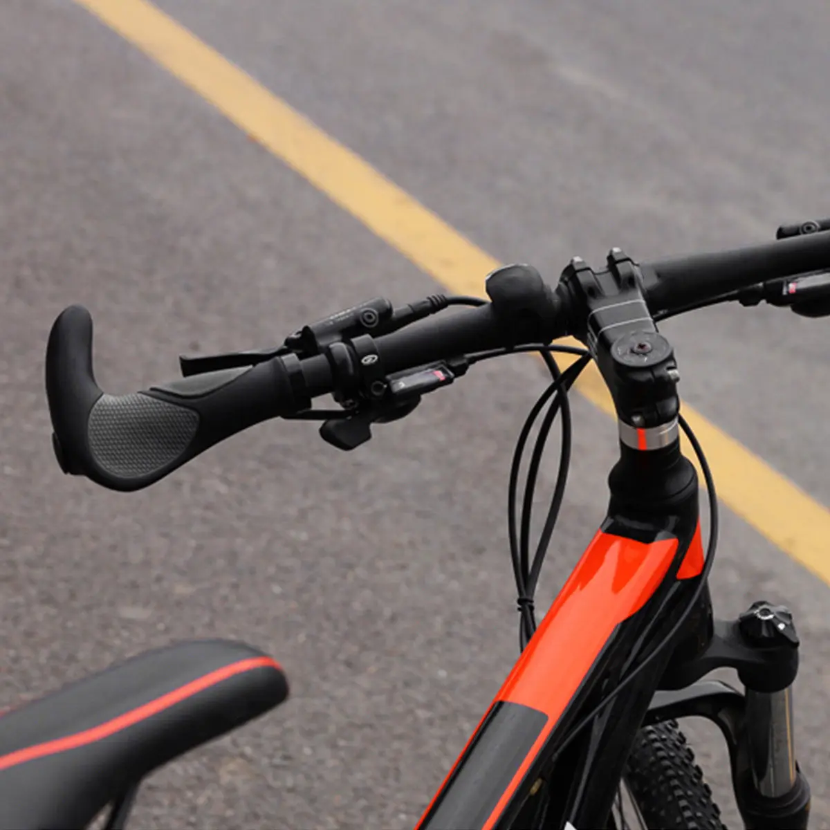 Anti-Slip Handlebar Sleeve for Mountain Bike Ergonomic Grooved Design Shock Absorbing PVC Texture Enhanced Black
Anti-Slip Handlebar Sleeve for Mountain Bike Ergonomic Grooved Design Shock Absorbing PVC Texture Enhanced Black