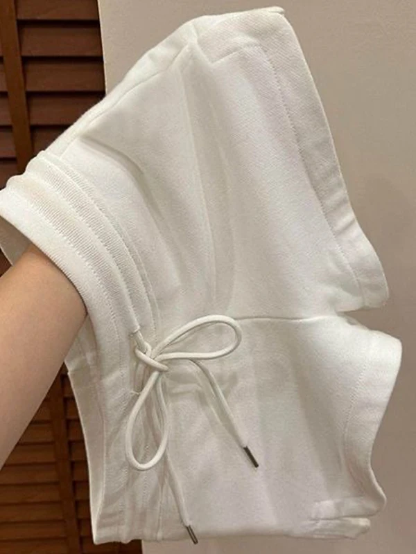 High Waist Korean Style Sporty Short Shorts for Women Summer Casual Loose A-Line Wide Leg Hot Pants Straight Cut Size
High Waist Korean Style Sporty Short Shorts for Women Summer Casual Loose A-Line Wide Leg Hot Pants Straight Cut Size