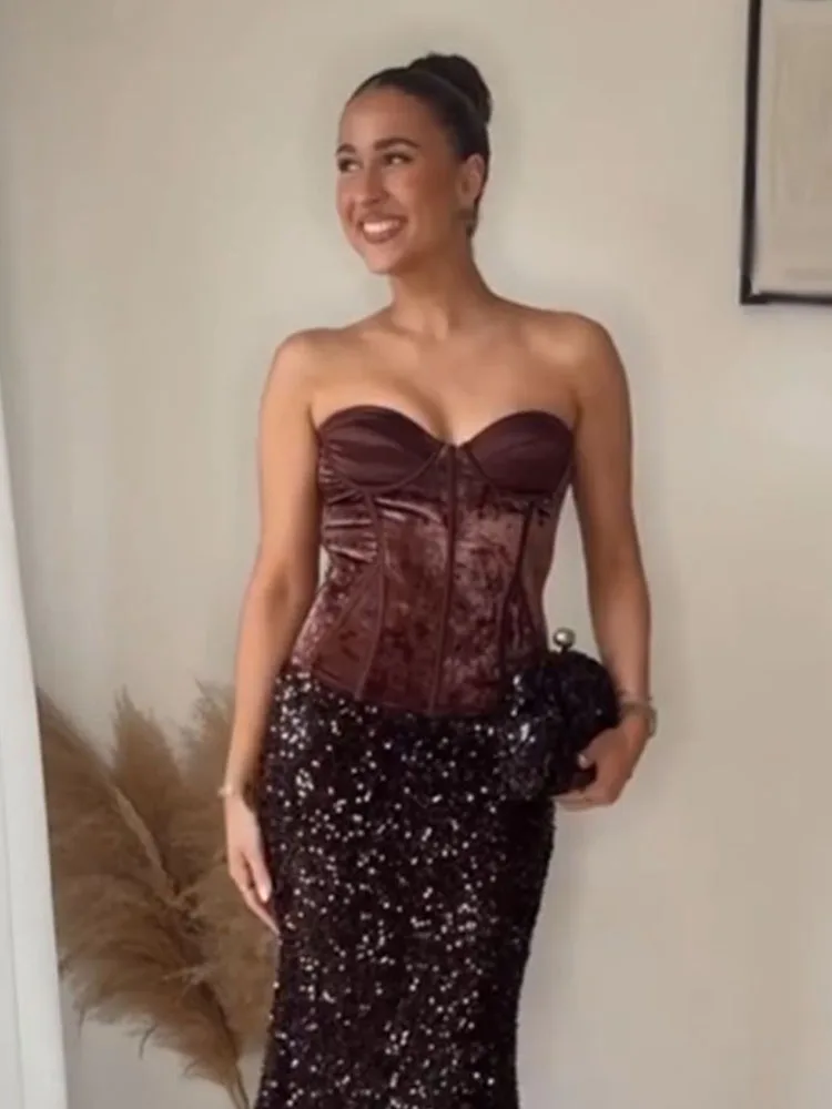 HH Women's New Fashion Strapless Short Tops Solid Backless Decoration Invisible Snap Female Summer Sexy Slim Tops 2026 Trendy
HH Women's New Fashion Strapless Short Tops Solid Backless Decoration Invisible Snap Female Summer Sexy Slim Tops 2026 Trendy