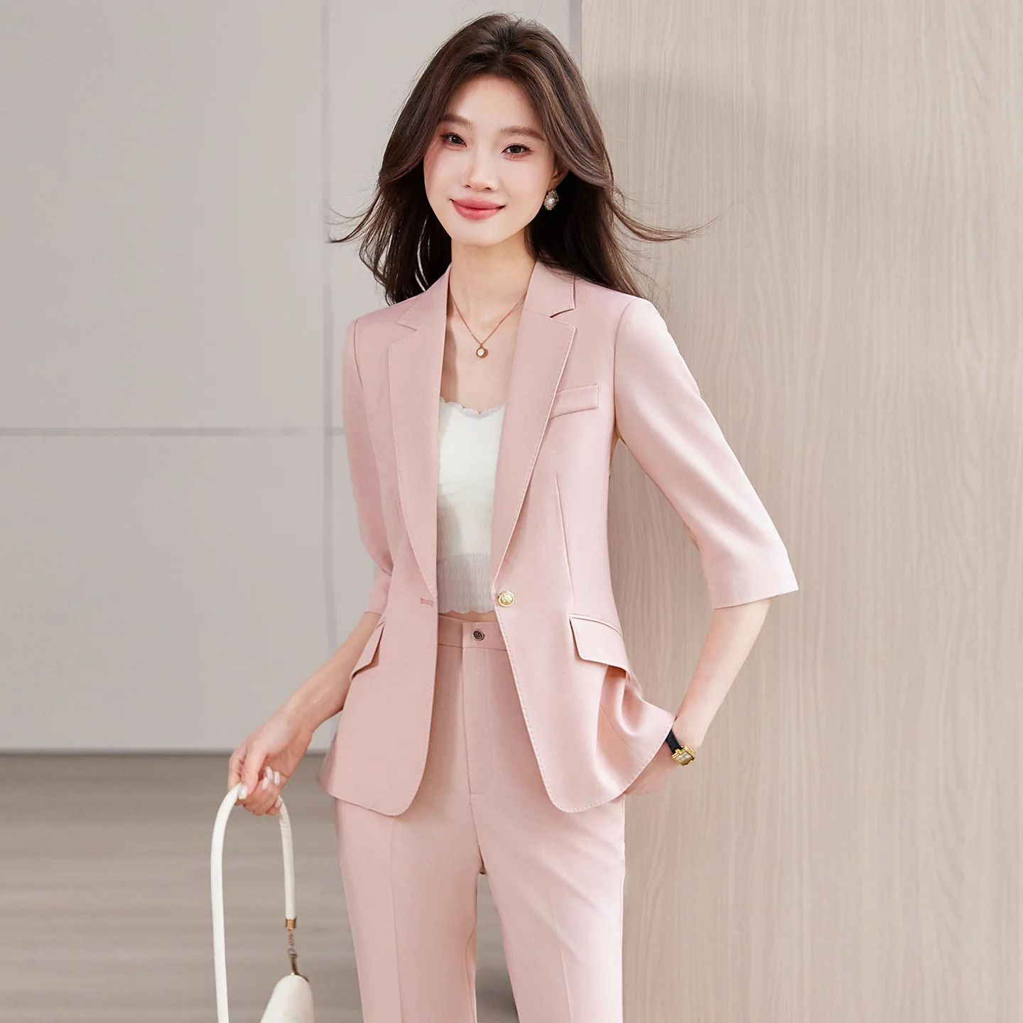 Spring/summer Women Suit Set 2026 New Casual Commuter Blazers Jacket and Long Pants Two-piece Set Professional Suit Workwear
Spring/summer Women Suit Set 2026 New Casual Commuter Blazers Jacket and Long Pants Two-piece Set Professional Suit Workwear