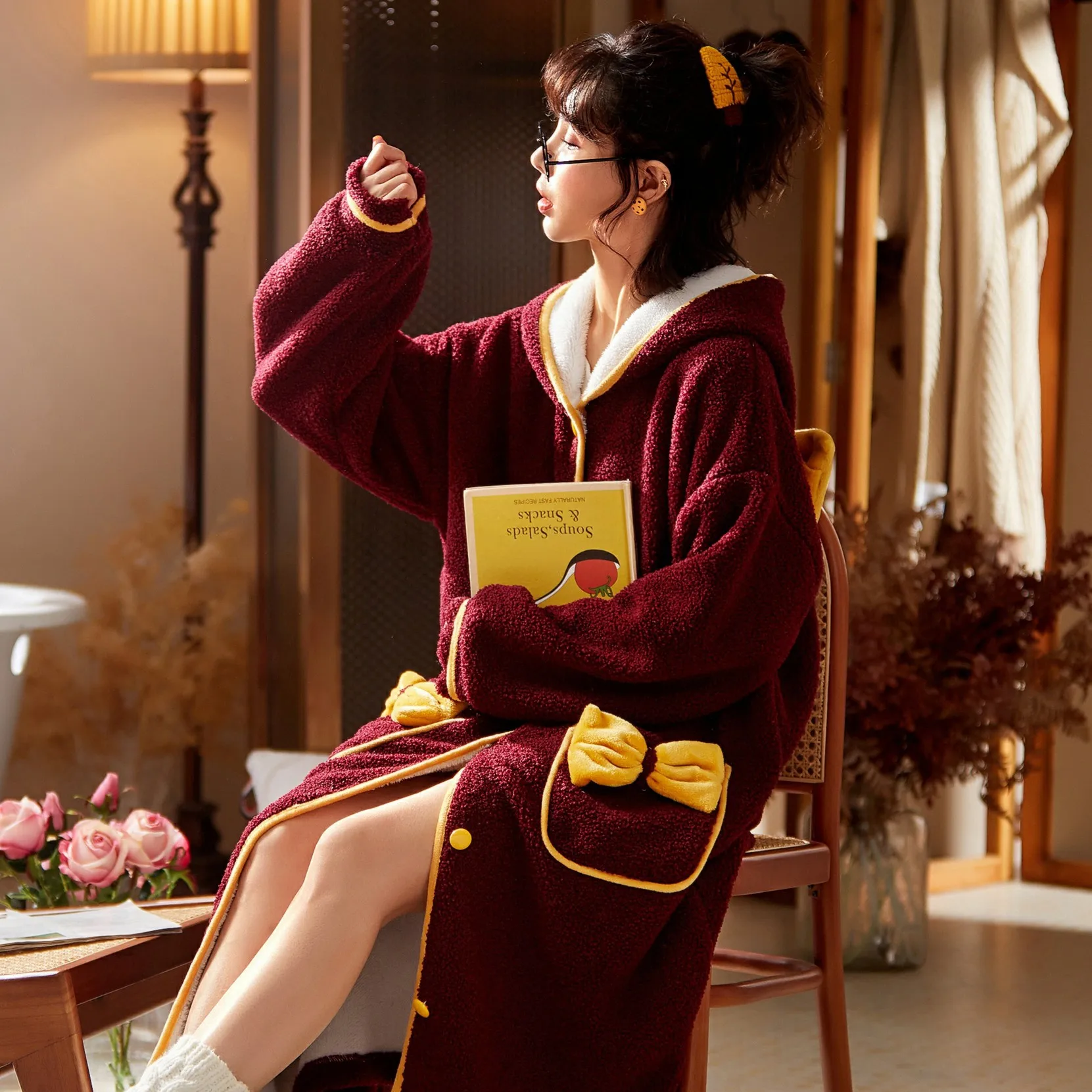 Women Winter Plus Size Flannel Robe Extra Long Hooded Warm Bathrobe Thick Berber Fleece Kimono Bath Robe Dressing Gown Robes
Women Winter Plus Size Flannel Robe Extra Long Hooded Warm Bathrobe Thick Berber Fleece Kimono Bath Robe Dressing Gown Robes