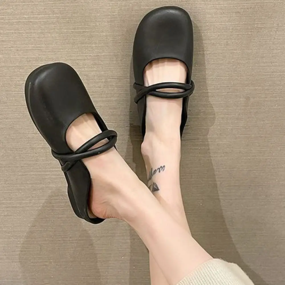 Fashion Anti Slip Flat Slippers Women PVC Square Toe Slides Sandals Soft Soled Sweet PU Leather Slippers Ladies
Fashion Anti Slip Flat Slippers Women PVC Square Toe Slides Sandals Soft Soled Sweet PU Leather Slippers Ladies