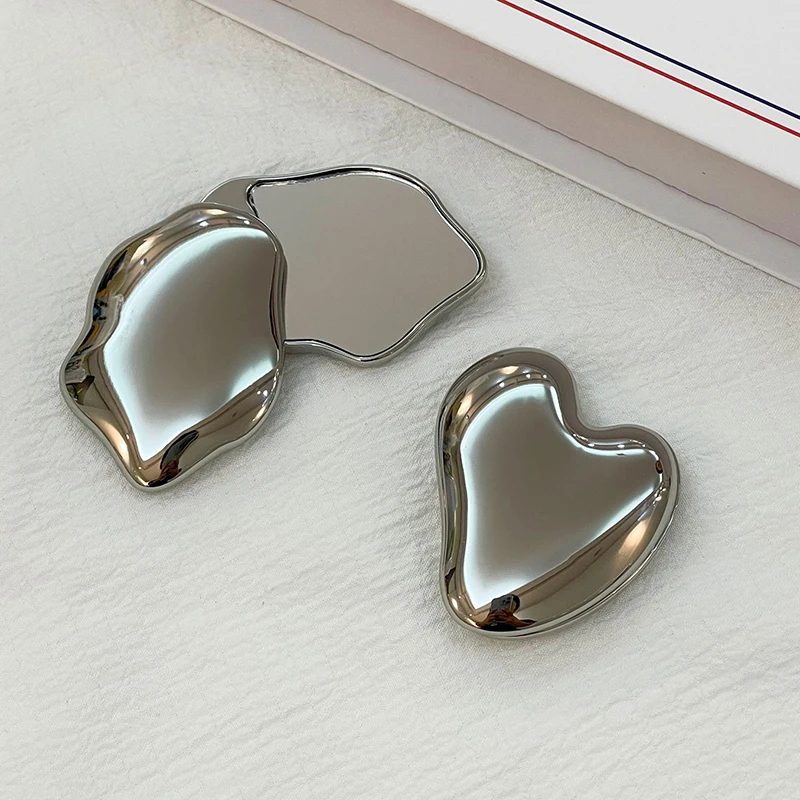 Handheld Heart-Shaped Makeup Mirror, Mini Non Fragile Portable Double-Sided Small Mirror, Cute And Foldable Makeup Repair Mirror
Handheld Heart-Shaped Makeup Mirror, Mini Non Fragile Portable Double-Sided Small Mirror, Cute And Foldable Makeup Repair Mirror