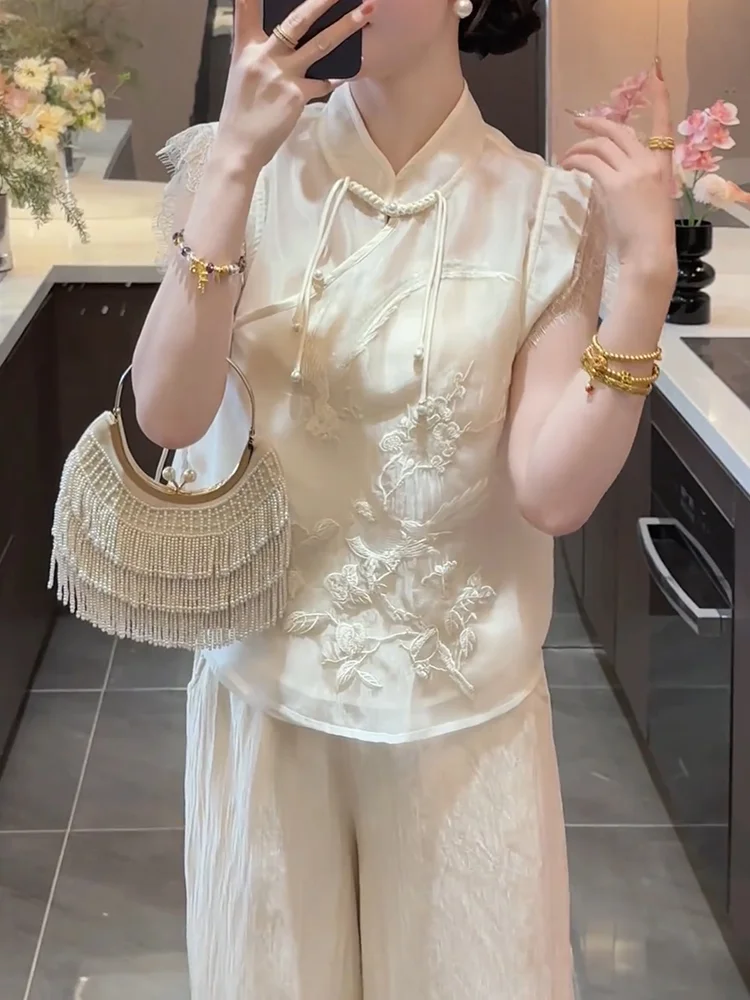 New Chinese Style Embroidered Fashion Short Sleeve Button up Shirt Large Size Casual Shoulder Summer 2025 Commute Style Women...
New Chinese Style Embroidered Fashion Short Sleeve Button up Shirt Large Size Casual Shoulder Summer 2025 Commute Style Women...