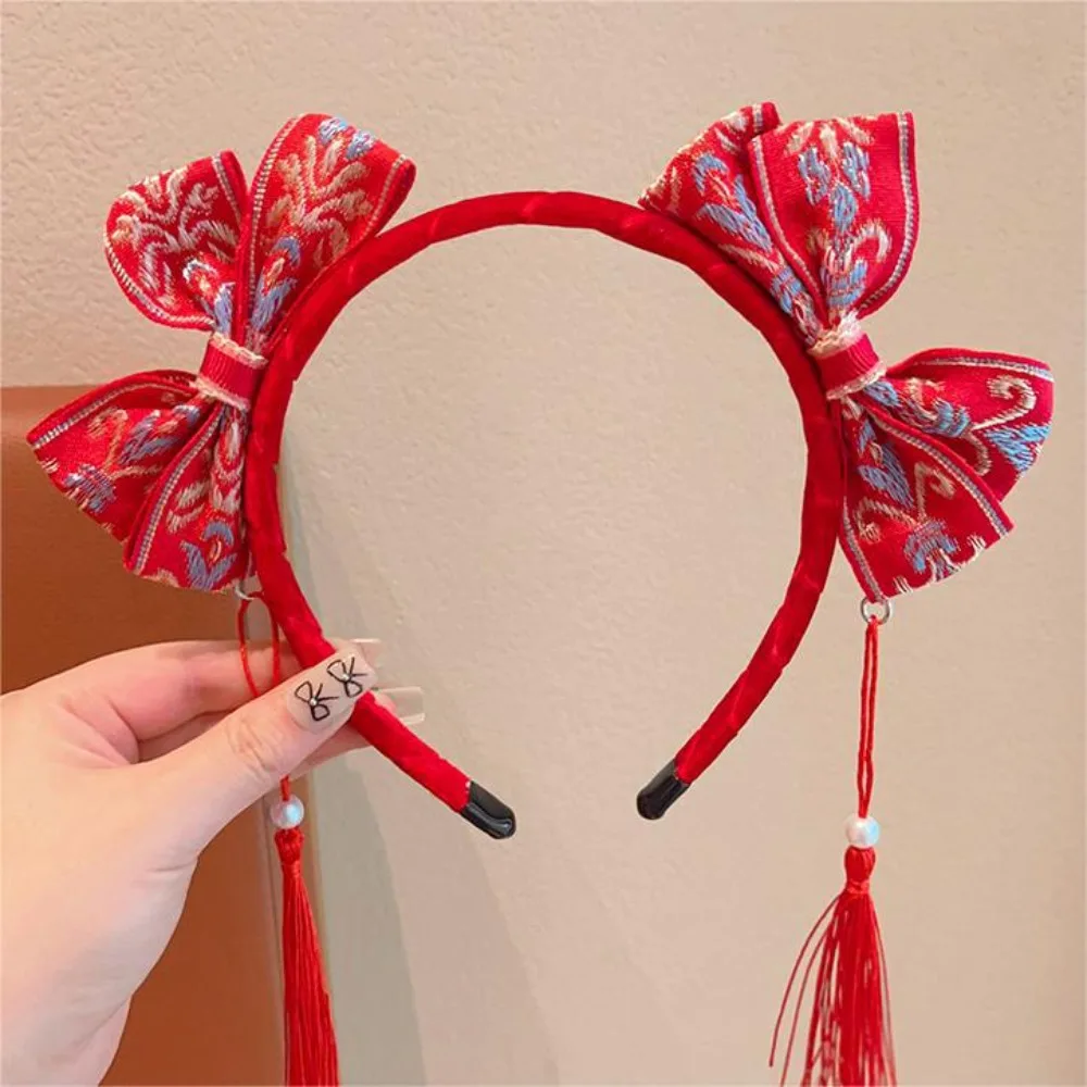 Fuwa Chinese New Year Headwear Tassel Tang Suit Hair Hoop Hanfu Hair Bun Hair Hoop Girl Hair Accessories Ancient Style
Fuwa Chinese New Year Headwear Tassel Tang Suit Hair Hoop Hanfu Hair Bun Hair Hoop Girl Hair Accessories Ancient Style