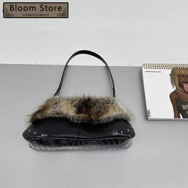 Fur Patchwork Office Lady Underarm Bag Women Design Chic Vintage Handbags Y2k Star Embroidery Rivet Shoulder Bags
Fur Patchwork Office Lady Underarm Bag Women Design Chic Vintage Handbags Y2k Star Embroidery Rivet Shoulder Bags