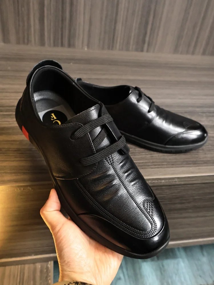 Lightweight Comfortable Casual Leather Shoes for Men Business Commuting All Season Fashionable Low Cut Breathable round Toe
Lightweight Comfortable Casual Leather Shoes for Men Business Commuting All Season Fashionable Low Cut Breathable round Toe