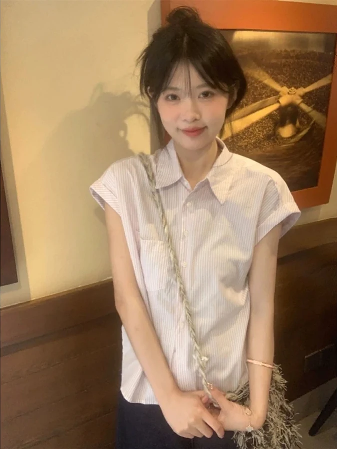 Korean Sle ort Sve Loose Women's irt Summer New Faion Small Size Ele Flng Sve irt Chic Top
Korean Sle ort Sve Loose Women's irt Summer New Faion Small Size Ele Flng Sve irt Chic Top