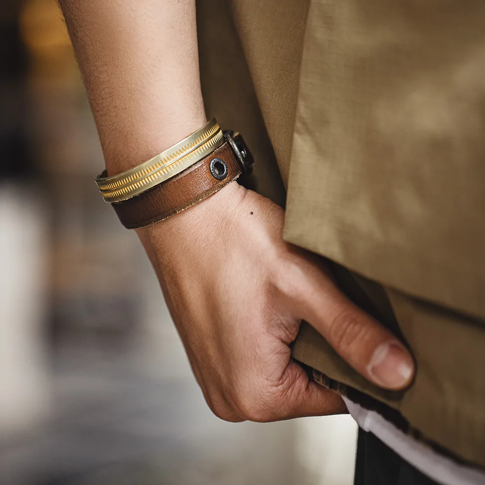 Maden Vintage Vegetable-Tanned Full-Grain Leather Bracelet Men's Adjustable Cowhide Wristband Brown Versatile Fashion Accessory
Maden Vintage Vegetable-Tanned Full-Grain Leather Bracelet Men's Adjustable Cowhide Wristband Brown Versatile Fashion Accessory