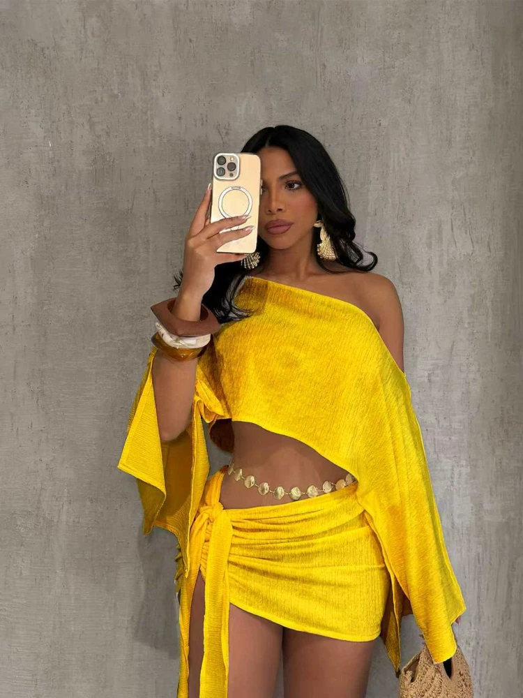 Leosoxs сексуальный комплект из 2 предметов, женский свободный укороченный топ с косым воротником + юбка с рюшами и лентой, одинаковый костюм для пляжного отдыха, вечеринки, клубного костюма
Leosoxs сексуальный комплект из 2 предметов, женский свободный укороченный топ с косым воротником + юбка с рюшами и лентой, одинаковый костюм для пляжного отдыха, вечеринки, клубного костюма