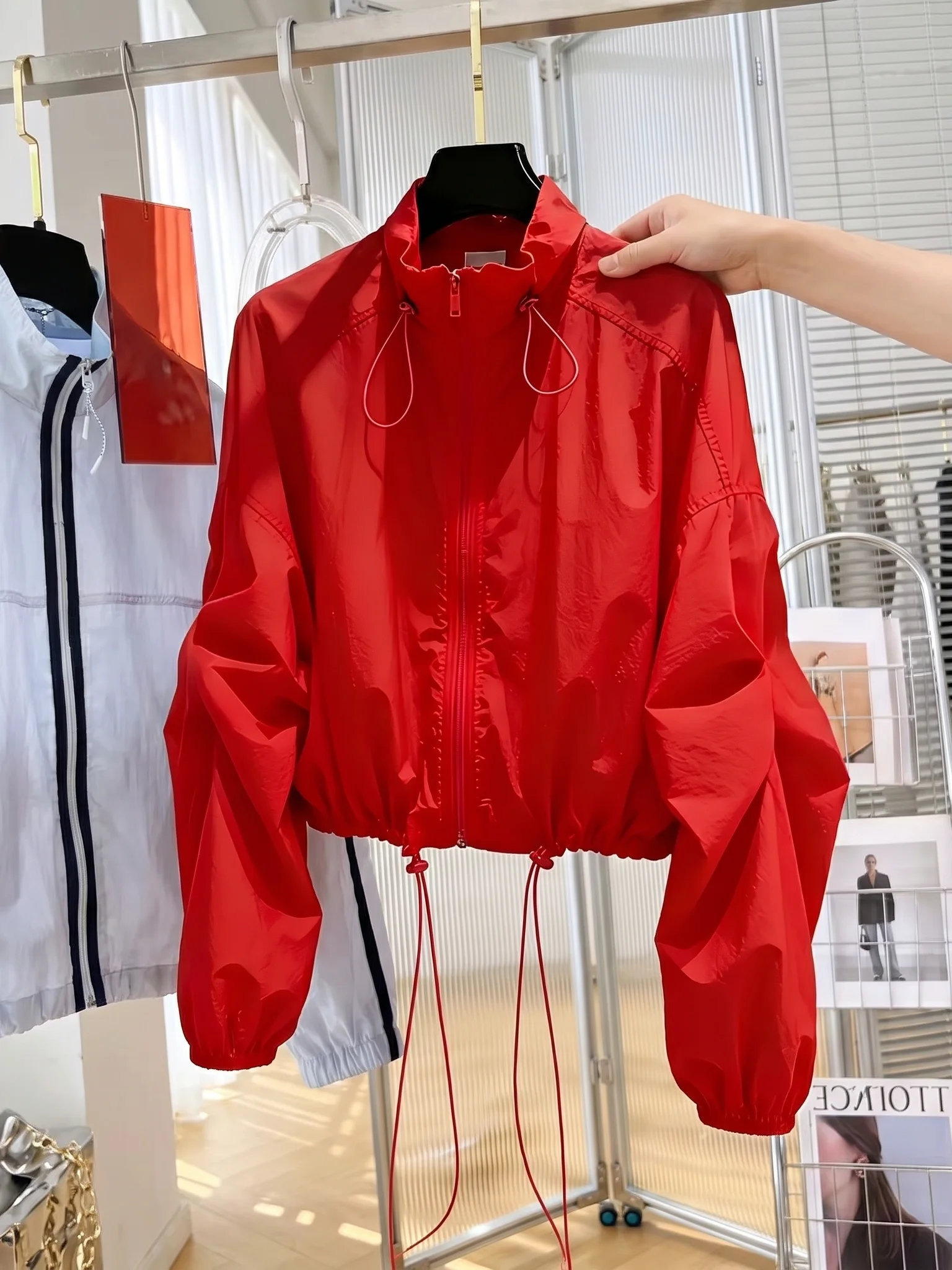 Spring Summer Loose Fit Red Jacket Women's Lightweight Long Sleeve Drawstring Hood Stand Collar Sun Protection Top
Spring Summer Loose Fit Red Jacket Women's Lightweight Long Sleeve Drawstring Hood Stand Collar Sun Protection Top