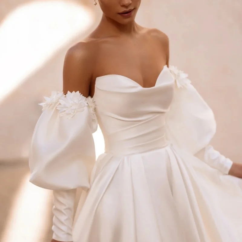 Customized simple satin ivory Ball Gown Royal Wedding Dresses Long tail Tull 3D flower Made Robe De
Customized simple satin ivory Ball Gown Royal Wedding Dresses Long tail Tull 3D flower Made Robe De