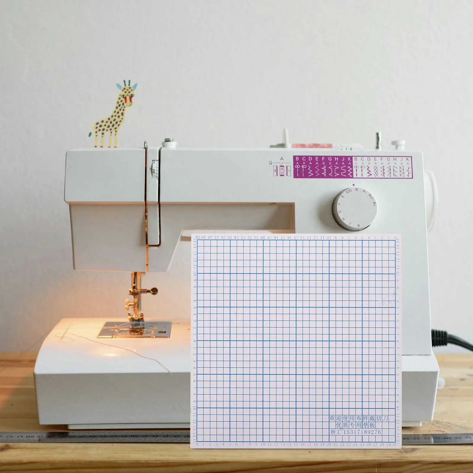 High Hardness Grid Cutting Mat Fabric Cutter Replacement 32x32x0.6cm Precision Tailoring Sewing Machine Mat Quilting Accessory
High Hardness Grid Cutting Mat Fabric Cutter Replacement 32x32x0.6cm Precision Tailoring Sewing Machine Mat Quilting Accessory