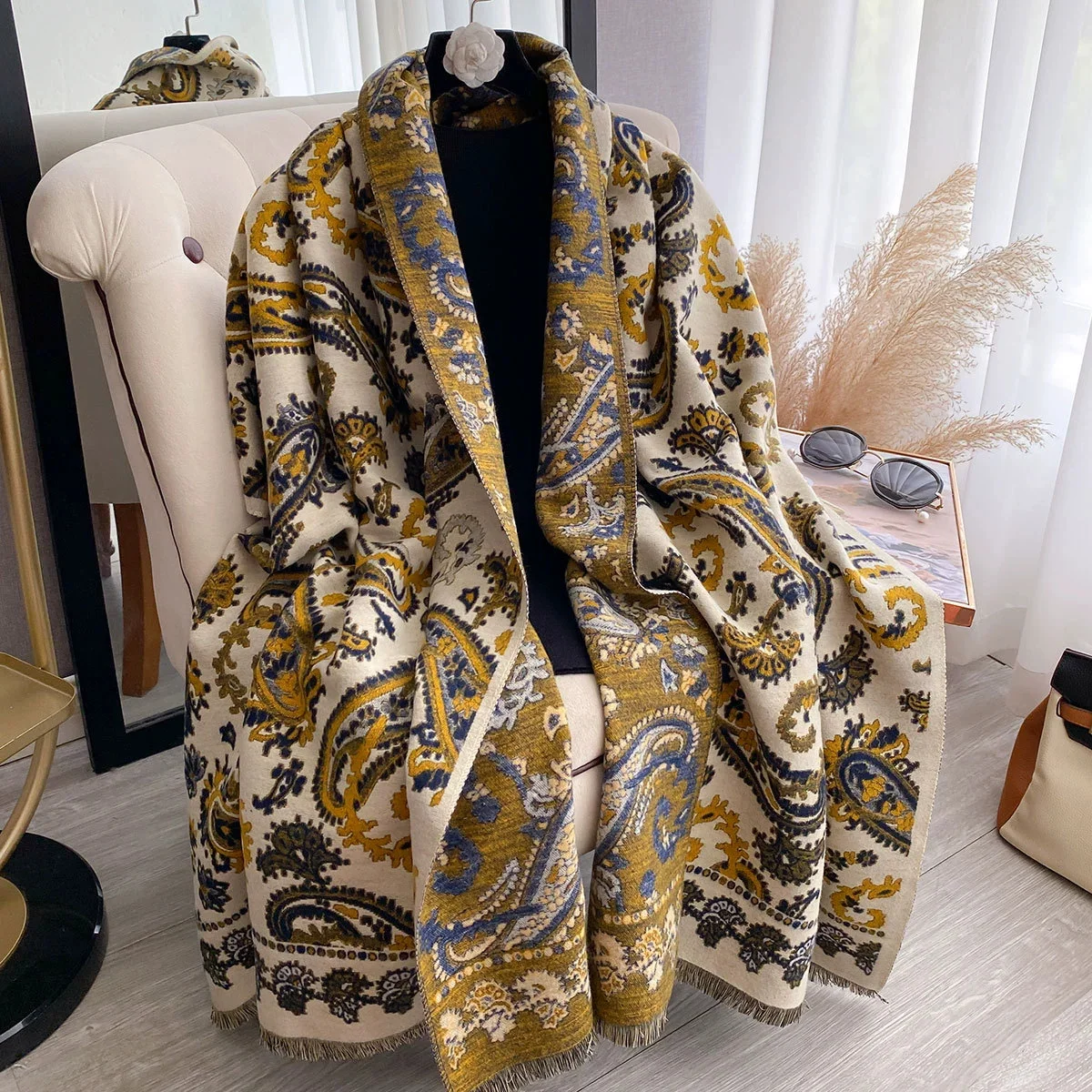 Новый роскошный брендовый двусторонний шарф с узором пейсли, кашемировый мягкий теплый шаль из пашмины с бахромой, женское зимнее морозостойкое ветрозащитное одеяло 2025 
Новый роскошный брендовый двусторонний шарф с узором пейсли, кашемировый мягкий теплый шаль из пашмины с бахромой, женское зимнее морозостойкое ветрозащитное одеяло 2025