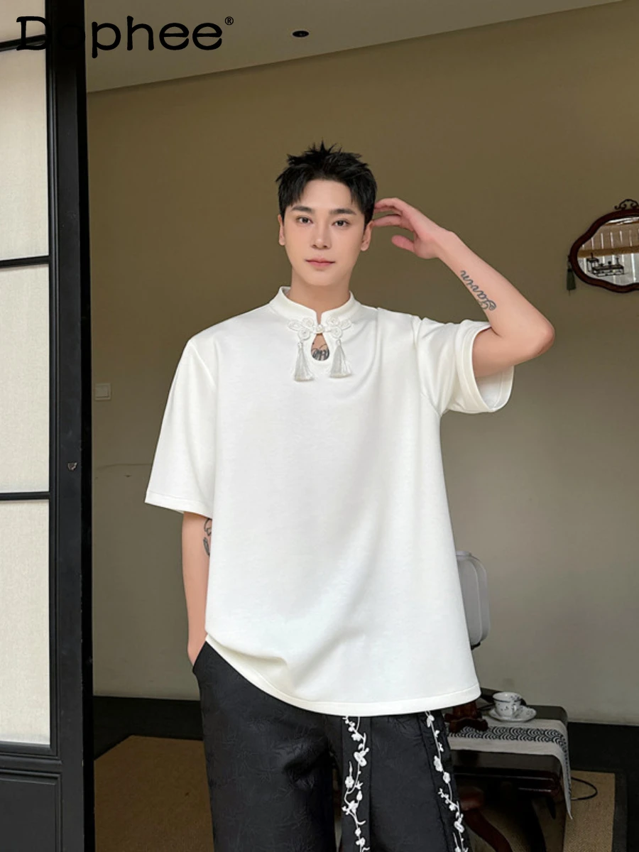 2024 Summer High-End Stand Collar Short-Sleeve T-shirts Men's Tassel Decorative Design Retro New Chinese Half Sleeve T-shirt
2024 Summer High-End Stand Collar Short-Sleeve T-shirts Men's Tassel Decorative Design Retro New Chinese Half Sleeve T-shirt