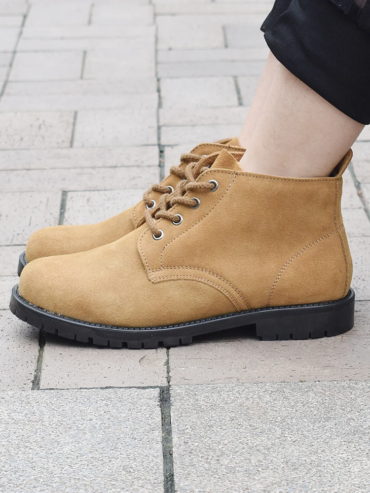 Men's High-Top Genuine Leather Work Boots Anti-Slip Wear-Resistant Boots Welding Work oes Breathable Slip-On oes
Men's High-Top Genuine Leather Work Boots Anti-Slip Wear-Resistant Boots Welding Work oes Breathable Slip-On oes