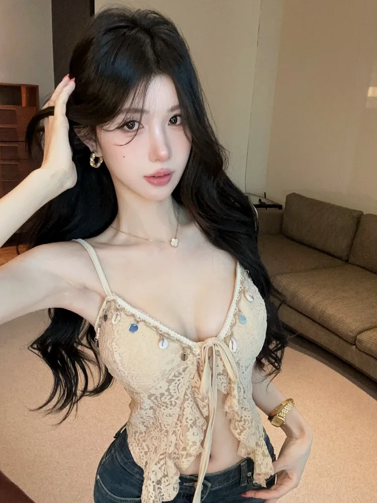Sexy Low Cut Deep V Neck Irregular Lace Strap Vest Women's Summer New Spicy Girl Bow Tie Short Top Lace Trimmed Slim Fit
Sexy Low Cut Deep V Neck Irregular Lace Strap Vest Women's Summer New Spicy Girl Bow Tie Short Top Lace Trimmed Slim Fit