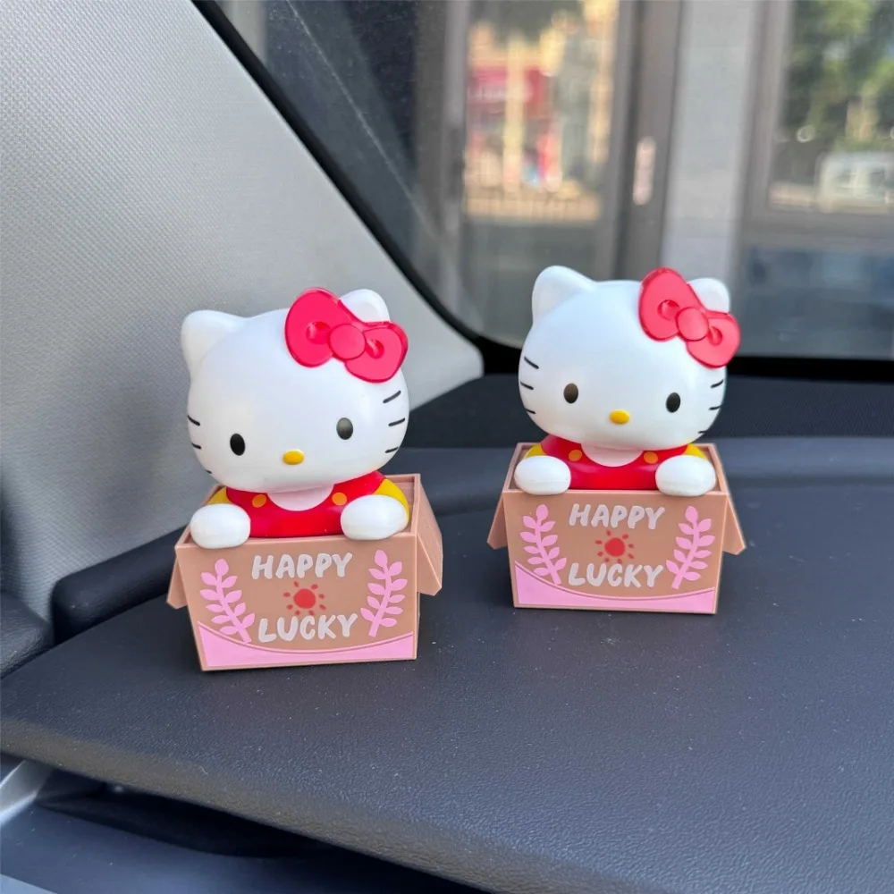 Милые Мультяшные HelloKittys на солнечной батарее, Вибрирующая головка, автомобильные декоративные украшения, аксессуары для украшения салона автомобиля, центральной консоли
Милые Мультяшные HelloKittys на солнечной батарее, Вибрирующая головка, автомобильные декоративные украшения, аксессуары для украшения салона автомобиля, центральной консоли