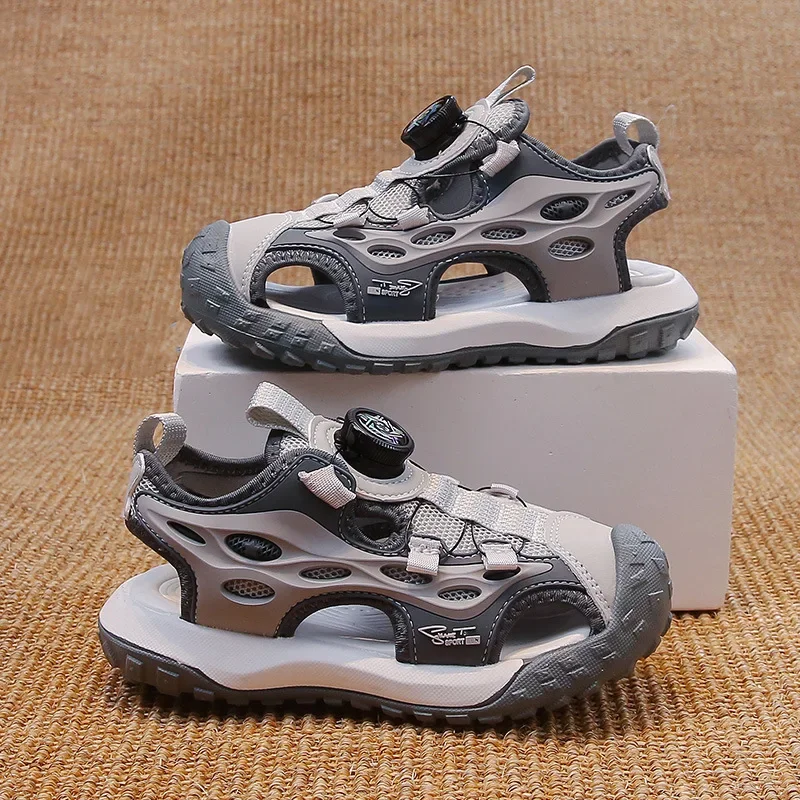 Students Sports Sandals Non-slip Soft Sole Kids Beach Shoes Rotating Button 2025 Summer New Children Fashion Sandals Toes Capped
Students Sports Sandals Non-slip Soft Sole Kids Beach Shoes Rotating Button 2025 Summer New Children Fashion Sandals Toes Capped
