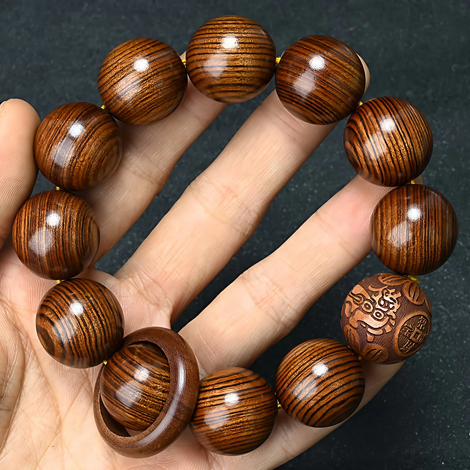 High Density Laos Huanghuali Rotatable Ring Submersible Prayer Beads Bracelet (Gift)
High Density Laos Huanghuali Rotatable Ring Submersible Prayer Beads Bracelet (Gift)