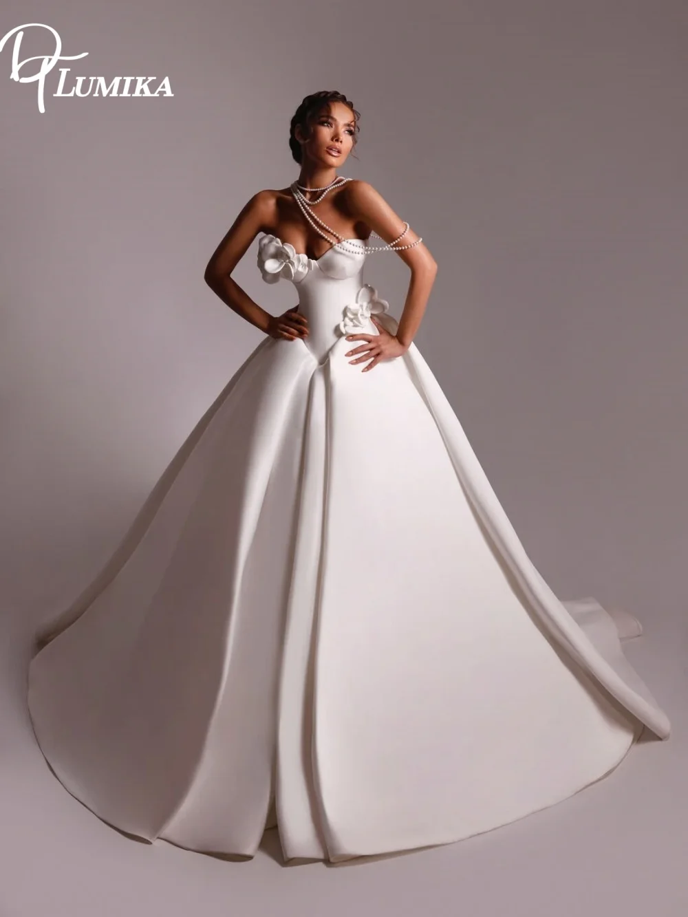 Stunning Princess Wedding Dress Polished Strapless Sweetheart 3D Floral Appliques Satin Voluminous Skirt for Wedding Ceremony
Stunning Princess Wedding Dress Polished Strapless Sweetheart 3D Floral Appliques Satin Voluminous Skirt for Wedding Ceremony