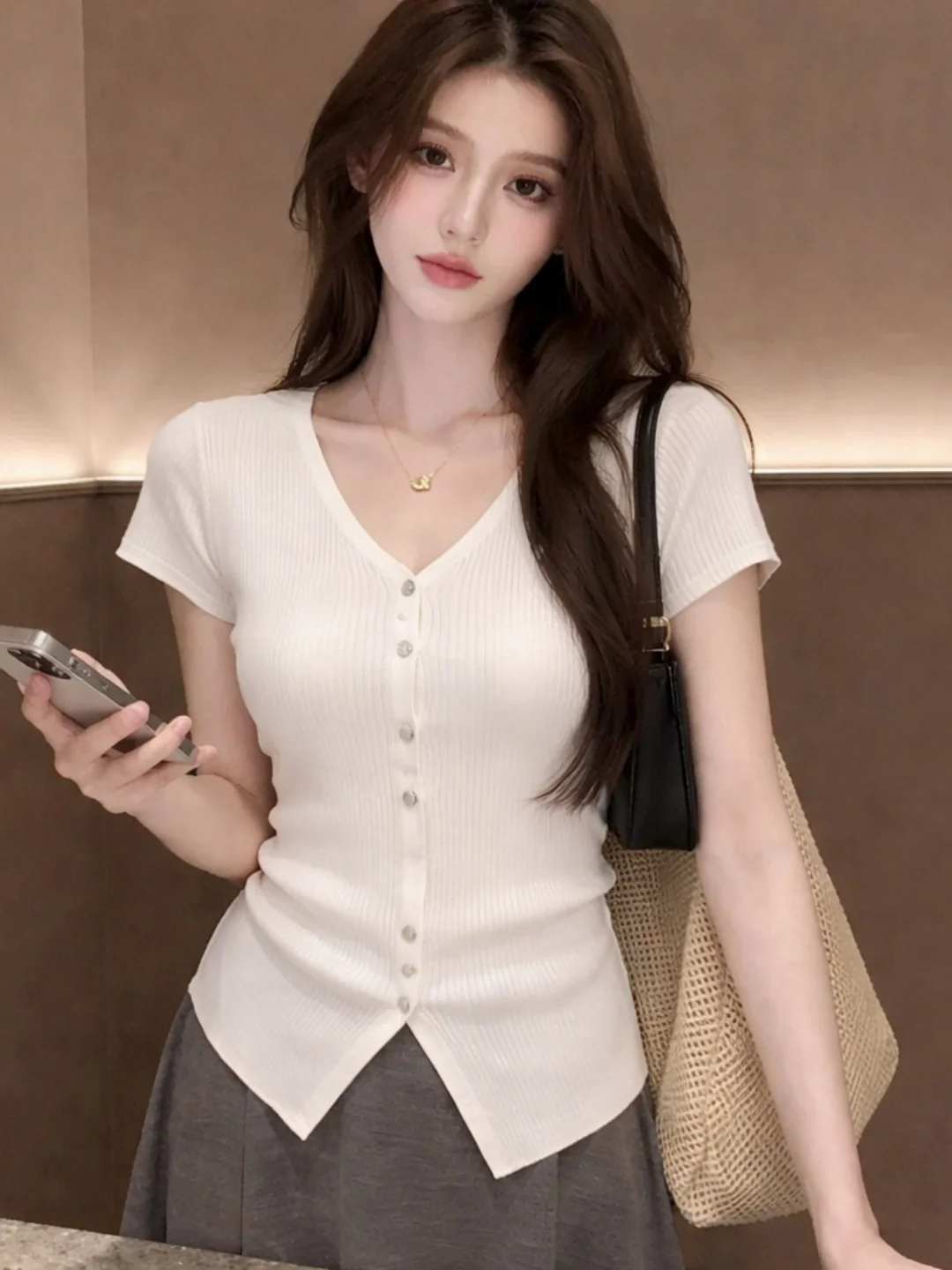 Slim Fit V-Neck Knitted Open Cardigan Single Button Pure Color Fashion Design Spring Summer Women's Silk Top Poetic Lin Style
Slim Fit V-Neck Knitted Open Cardigan Single Button Pure Color Fashion Design Spring Summer Women's Silk Top Poetic Lin Style