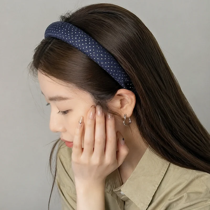 Classic Retro Polka Dot Blue Fabric Hair Hoop Headband Women Outdoor Hairbands Fashionable Wash Face Hair Clips
Classic Retro Polka Dot Blue Fabric Hair Hoop Headband Women Outdoor Hairbands Fashionable Wash Face Hair Clips