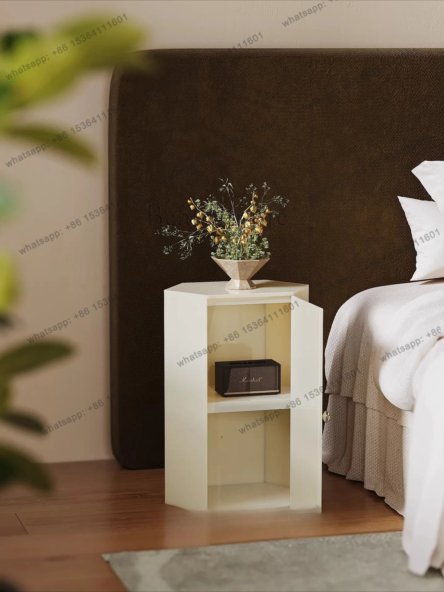 French bedside table 2025 new light luxury high-end bedside rack small side few
French bedside table 2025 new light luxury high-end bedside rack small side few