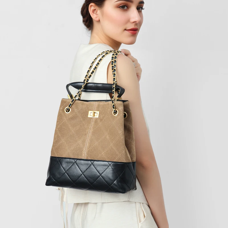 Designer luxury bag retro high-end texture bucket bag diamond chain versatile large-capacity shoulder bag leather women's bag
Designer luxury bag retro high-end texture bucket bag diamond chain versatile large-capacity shoulder bag leather women's bag