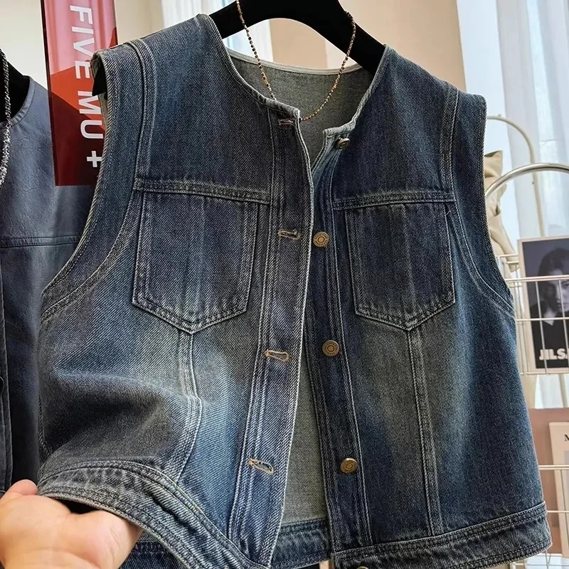 Retro Washed Blue Denim Vest Women's 2025 Spring Autumn Korean Short Sleeveless Jacket Summer Casual Wild Botton Jeans Waistcoat
Retro Washed Blue Denim Vest Women's 2025 Spring Autumn Korean Short Sleeveless Jacket Summer Casual Wild Botton Jeans Waistcoat