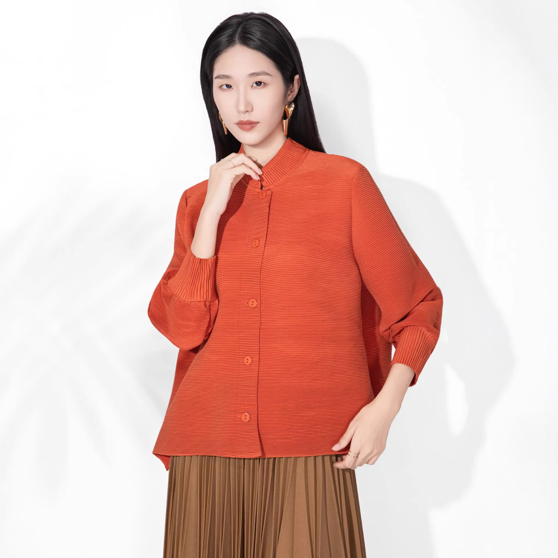 miyake Solid Color Pleats Women's Short Coat Stand-up Collar Long Sleeve Casual Cardigan 2026 Spring New Fashion 2DB7342
miyake Solid Color Pleats Women's Short Coat Stand-up Collar Long Sleeve Casual Cardigan 2026 Spring New Fashion 2DB7342