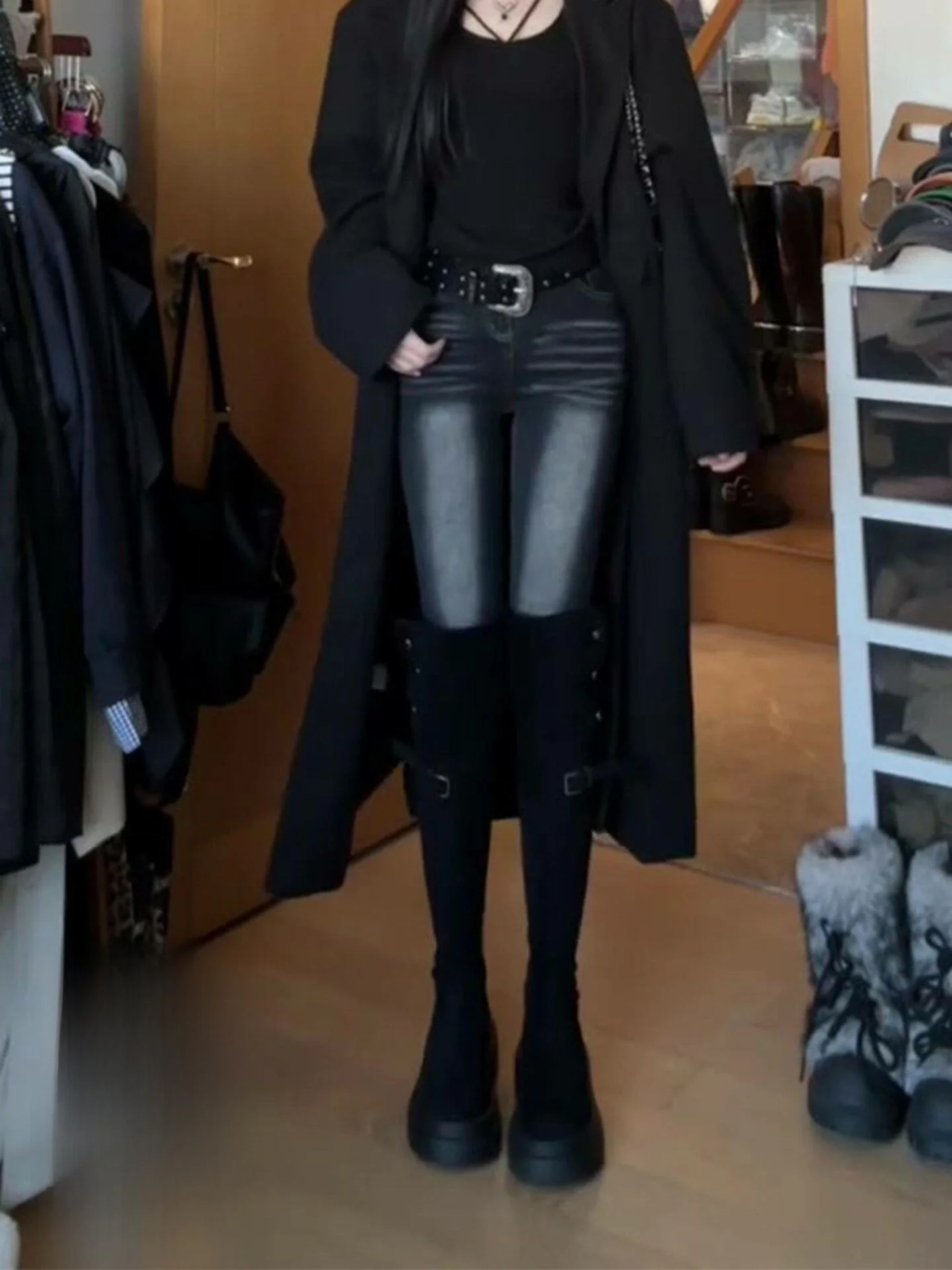 Джинсы Slim Fit для женщин, американского кроя, для фигуры типа «груша», летние, новая модель, тонкие брюки-карандаш, с низкой талией, на пуговицах, однотонные
Джинсы Slim Fit для женщин, американского кроя, для фигуры типа «груша», летние, новая модель, тонкие брюки-карандаш, с низкой талией, на пуговицах, однотонные