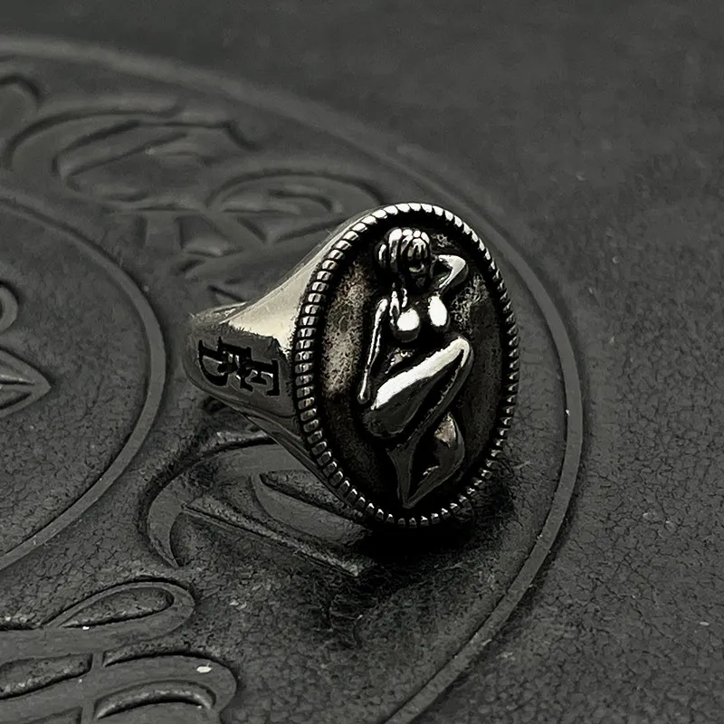 S925 sterling silver retro beautiful woman portrait relief ring men's domineering seal ring
S925 sterling silver retro beautiful woman portrait relief ring men's domineering seal ring
