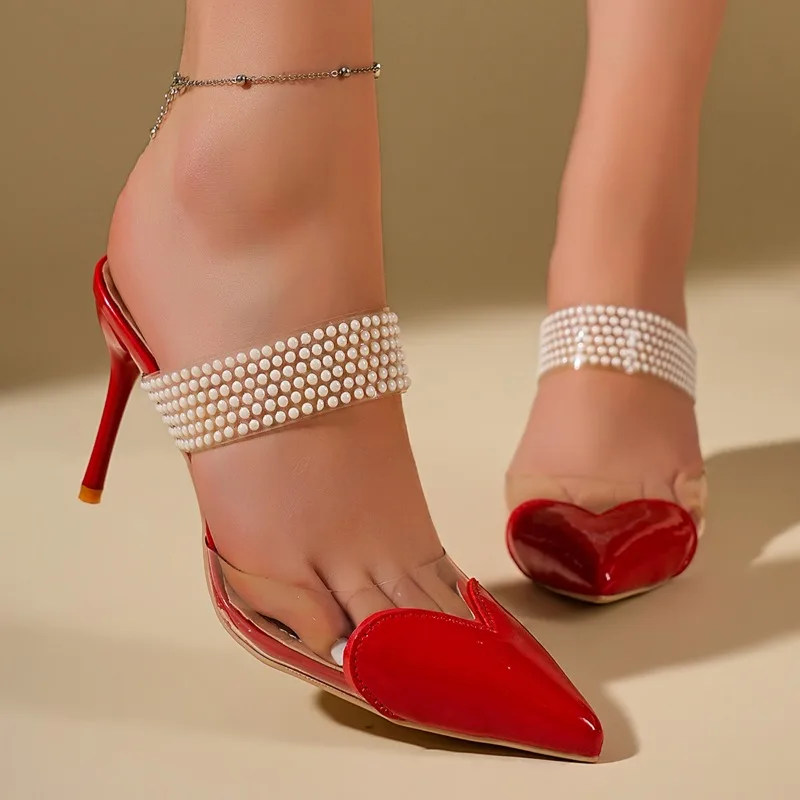 Spring New Fashion Transparent Love Baotou Slippers Temperament Patent Leather Pointed Toe Fashion High Heels
Spring New Fashion Transparent Love Baotou Slippers Temperament Patent Leather Pointed Toe Fashion High Heels