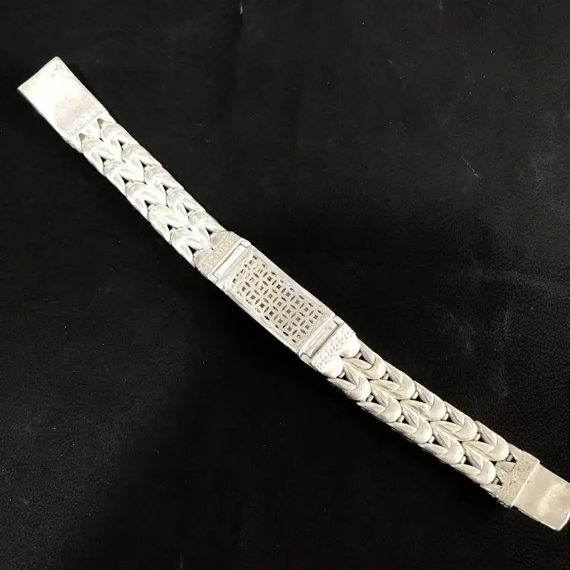 Exquisite Tibetan Silver Inlaid Bracelet, Fashionable Expert Exclusive Customized Jewelry, Couple Gift for Men and Women
Exquisite Tibetan Silver Inlaid Bracelet, Fashionable Expert Exclusive Customized Jewelry, Couple Gift for Men and Women