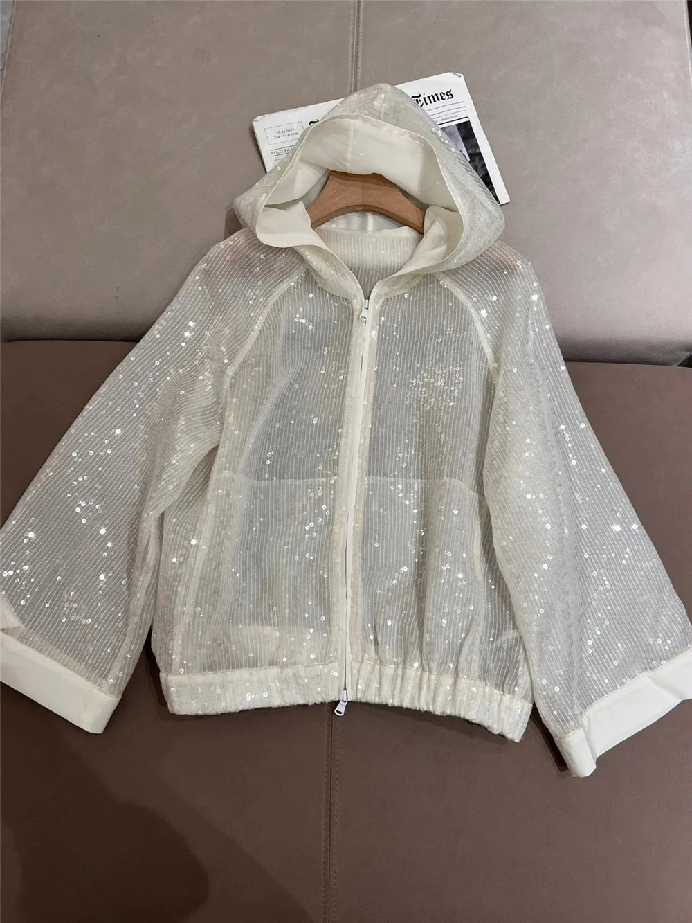 Women's Sequined Double Layered Silk Jacket Long-Sleeved Top Casual Clothing High Quality Spring Summer
Women's Sequined Double Layered Silk Jacket Long-Sleeved Top Casual Clothing High Quality Spring Summer